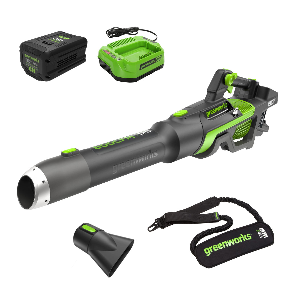 Imagen vinculada en la página de Greenworks del kit de soplador de caja abierta BL80L2514 80V 800 CFM; muestra el soplador, la batería, el cargador y la correa para el hombro.