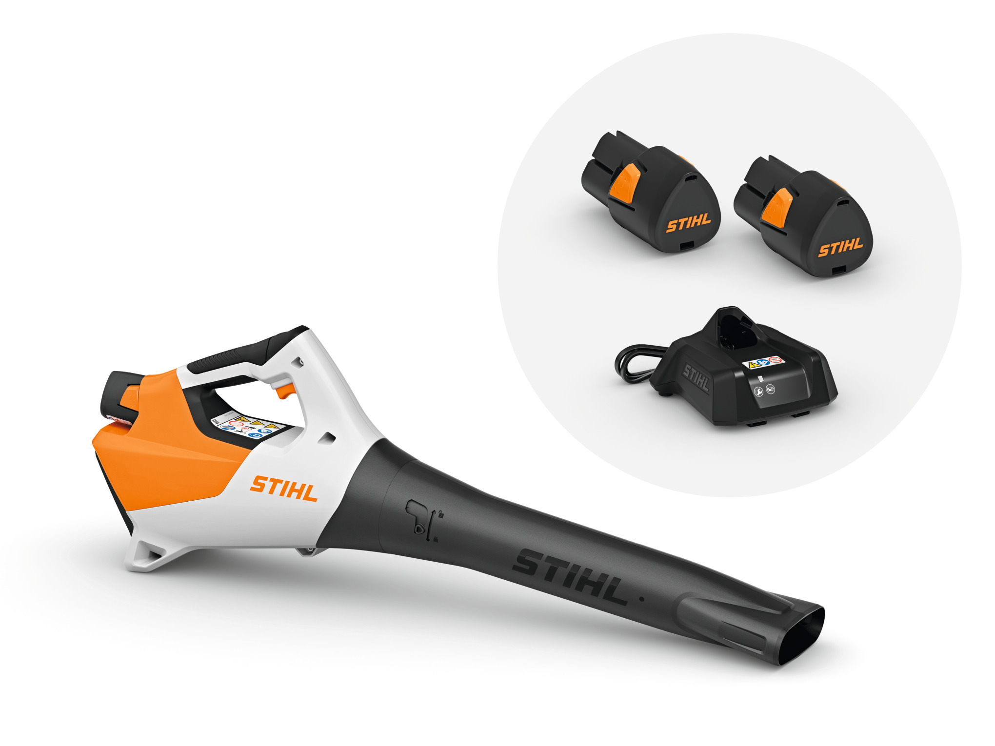 Soplador STIHL BGA 30 Set con dos baterías AS 2 y un cargador AL 1 en la imagen.